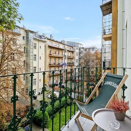 Prague Hostel Apartments アパート プラハ