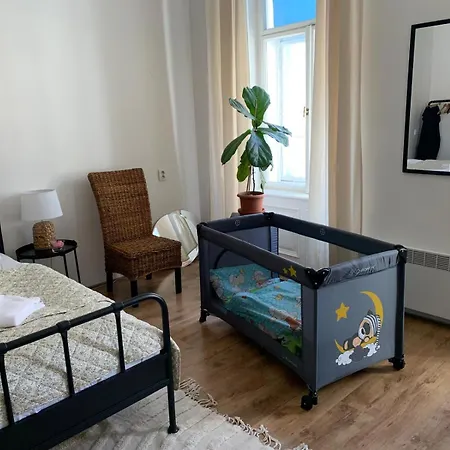 Prague Hostel Apartments アパート プラハ