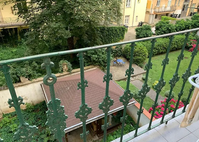 Prague Hostel Apartments *